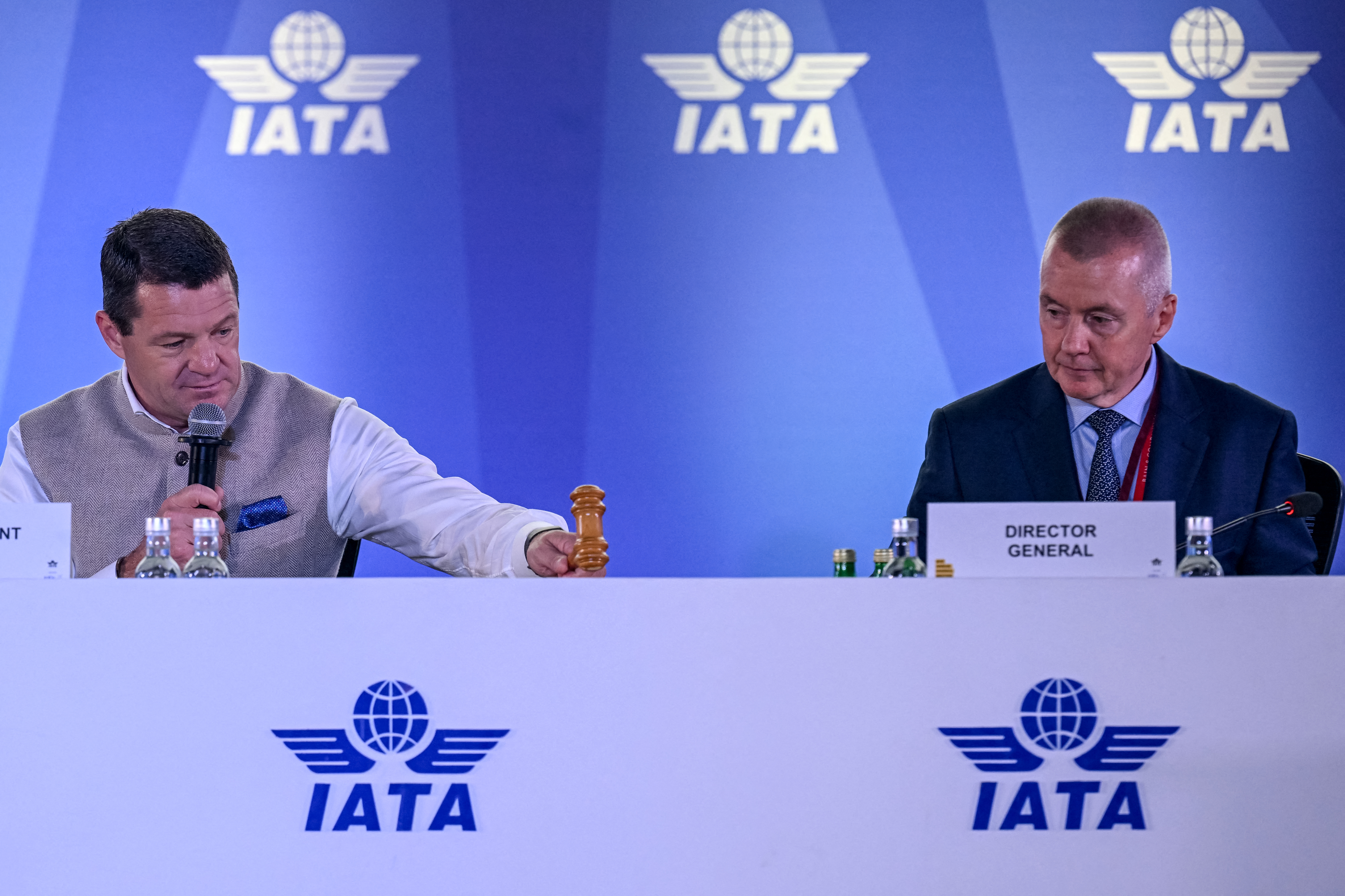 Pieter Elbers, IndiGo Airlines CEO, and IATA's director general Willie Walsh at the annual general meeting in New Delhi this week. Photo / Money Sharma, AFP