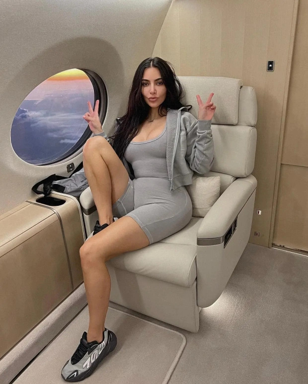 Kim Kardashian flaunts the view from her private jet. Photo / Instagram