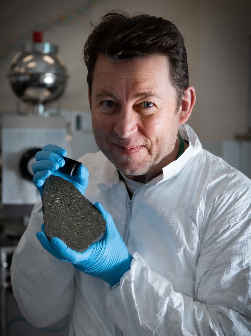 New type of stardust may unlock solar system secrets NZ Herald