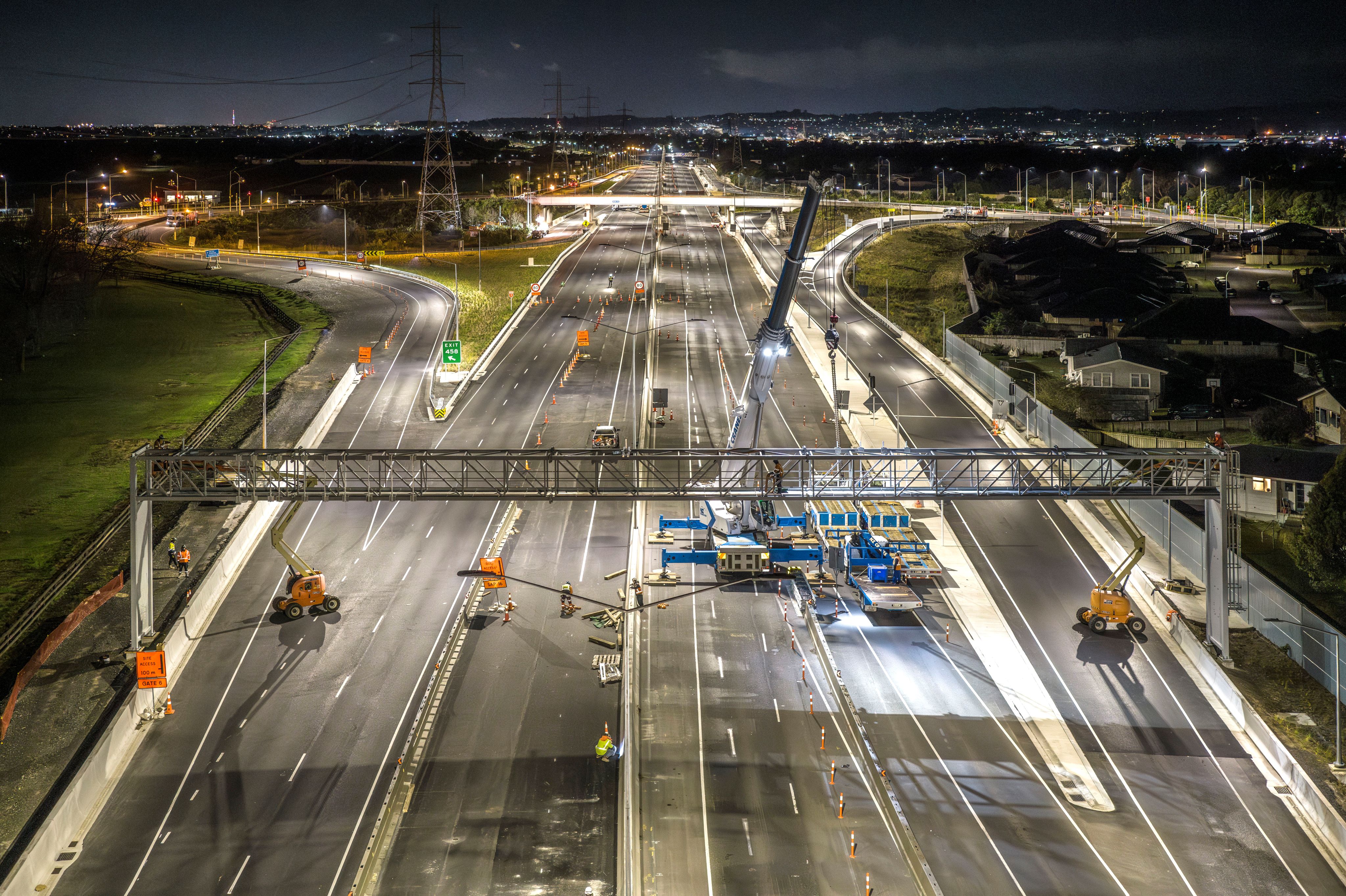 The largest of five gantries near the Papakura interchange on the Papakura to Drury Southern Motorway widening project. Photo / NZTA