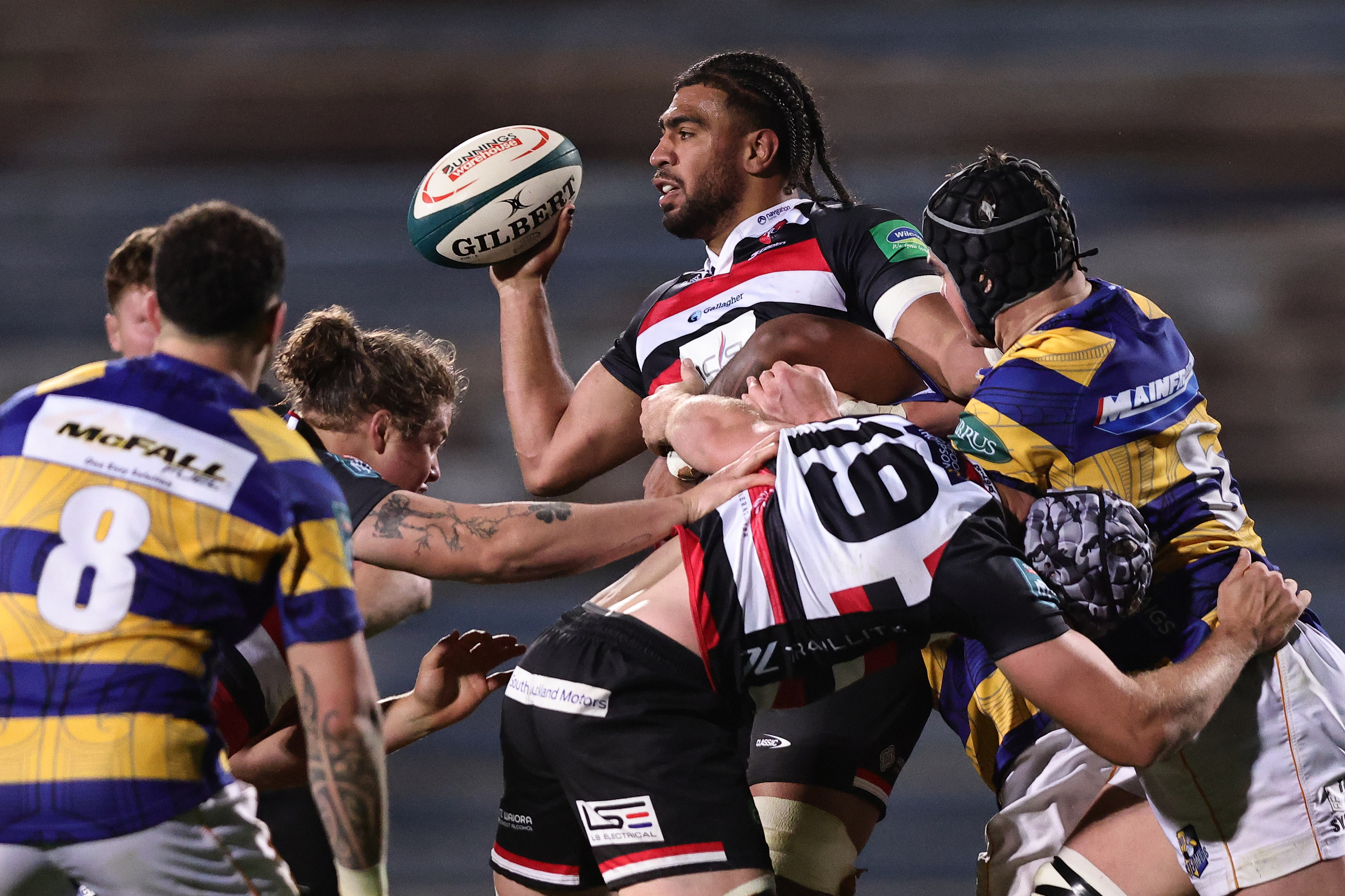 Counties Manukau ace Hoskins Sotutu could qualify to play for England. Photo / Photosport