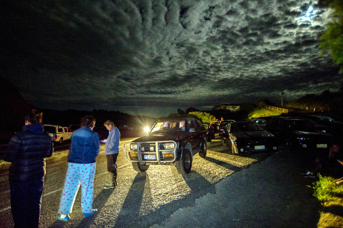 Hawke's Bay residents evacuate to Puketapu Rd hill, near Taradale, following 2016's 7.8 Kaikoura Earthquake. Photo / Paul Taylor