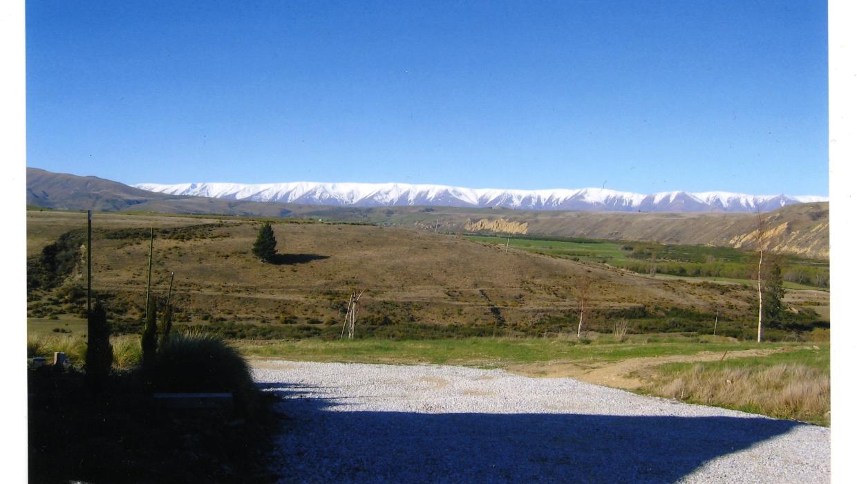 The view from Sir Grahame Sydney's home in 2004 ...