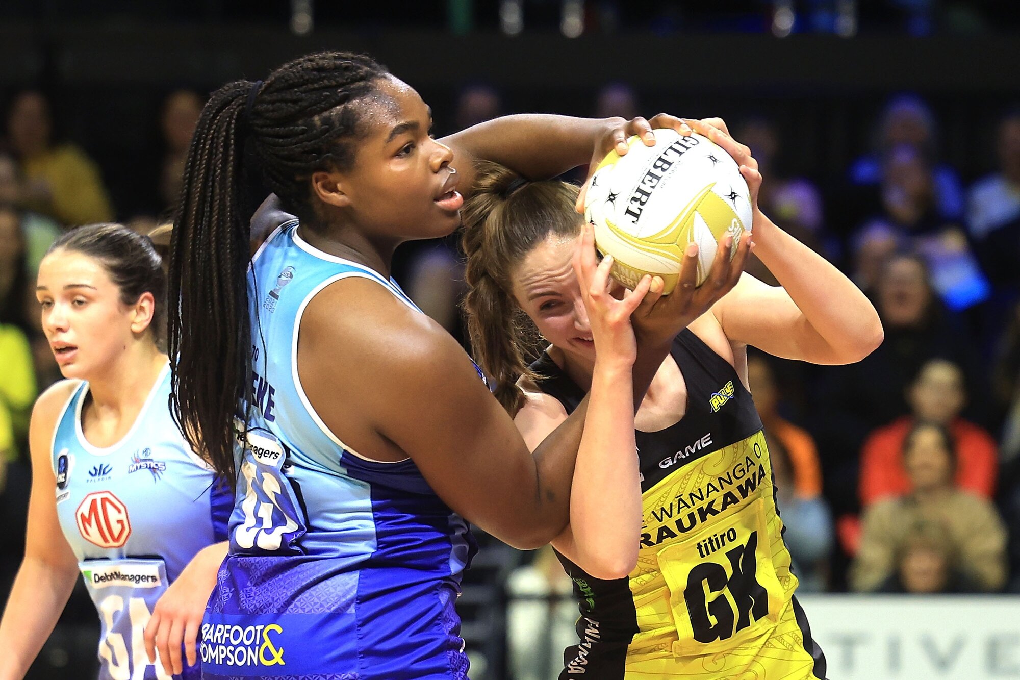 Grace Nweke (left) has been a trailblazer for Kiwi netballers playing in Australia. Now Kelly Jackson will follow suit. Photo / Photosport