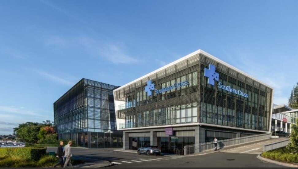 Plans for a big expansion of North Harbour Hospital, owned by Southern Cross. The blue building to the left is to be developed. The white building on the right is existing. Image / Southern Cross