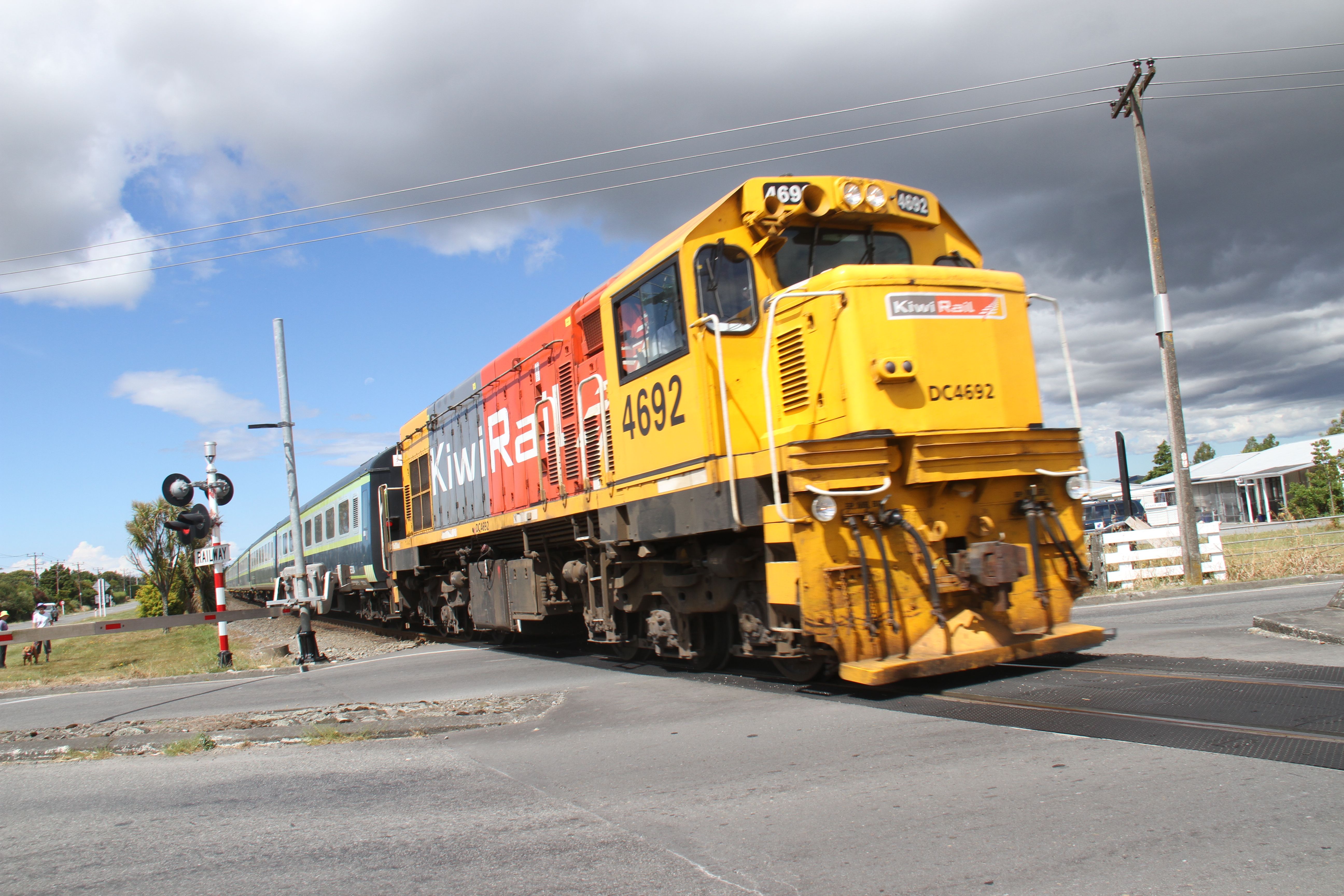 The leaked email from a KiwiRail manager said woodchip company Marusumi would instead build a roadway for its trucks. Photo / Andrew Bonallack