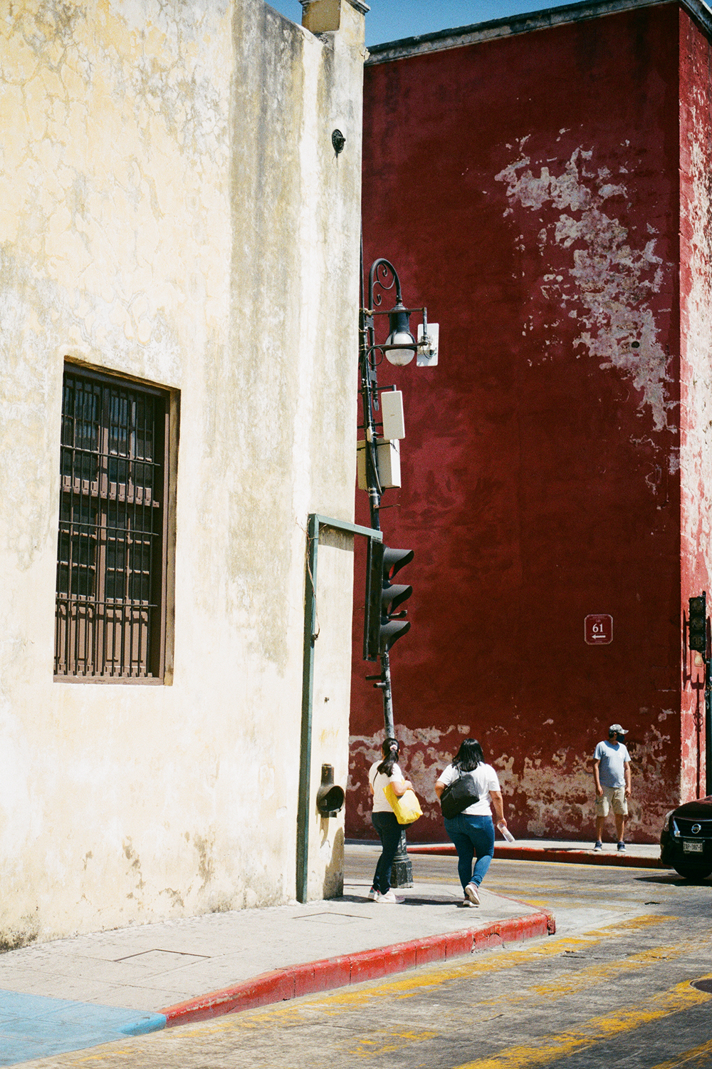 This is another snapshot from Mérida. Look how tall those walls are! It’s such an incredible city. Mérida apparently is the hottest city in the Yucatán Peninsula; in summer (July) it can go up to 46 degrees. We were there in April and it was hot already — 30 degrees felt like 46 degrees — so perhaps avoid going in July.