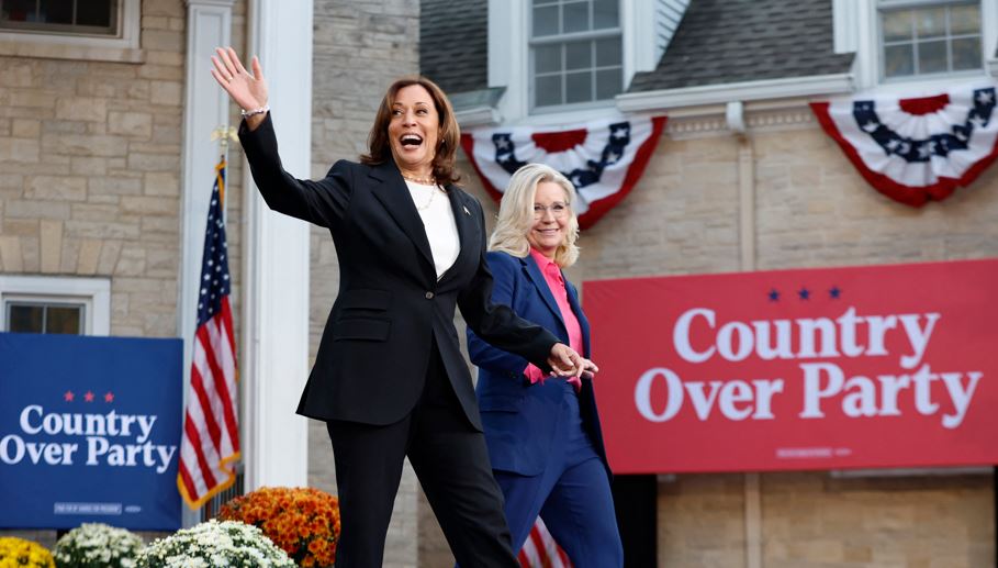 US Vice-President and Democratic presidential candidate Kamala Harris and former US Representative Liz Cheney arrive for a campaign event in Wisconsin. Photo / AFP