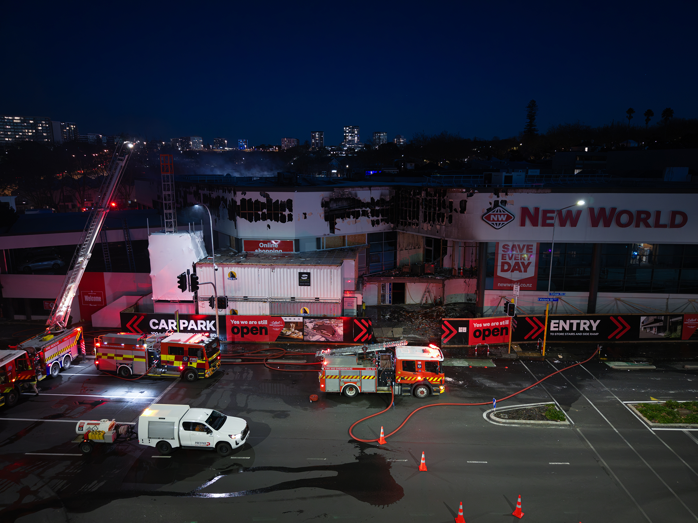 Firefighters have contained a large blaze at New World College Hill. 17 June 2025. New Zealand Herald photograph by Hayden Woodward