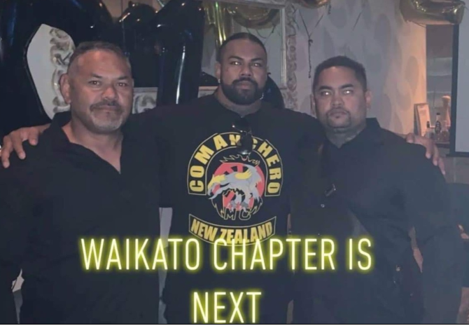 Mongrel Mob members Dwight Fatu, left, and Sonny Fatu jnr, right, with Comancheros president Pasilika Naufahu. Photo / Supplied