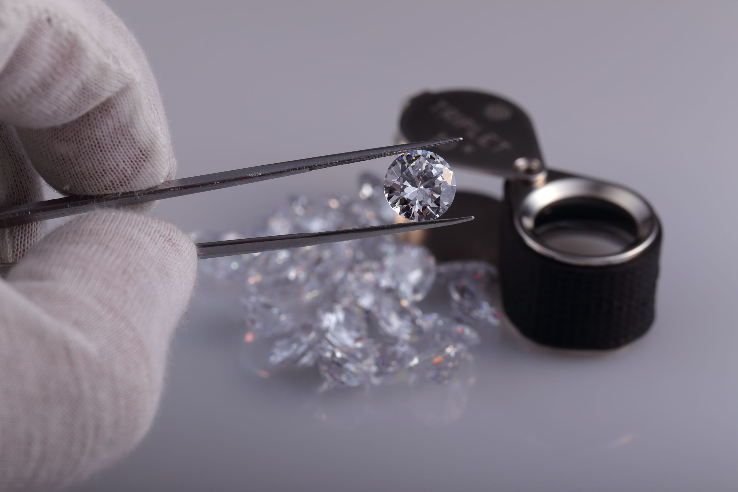 Big read: War on blood diamond trade becomes tougher in age of digital  smuggling - NZ Herald