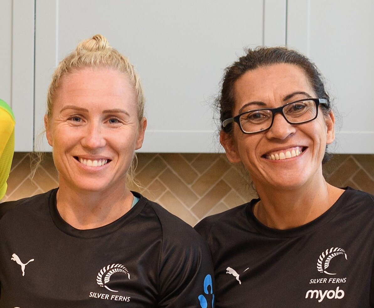 Laura Langman (left) has spoken out in support of departed Silver Ferns coach Dame Noeline Taurua. Photo / Getty Images