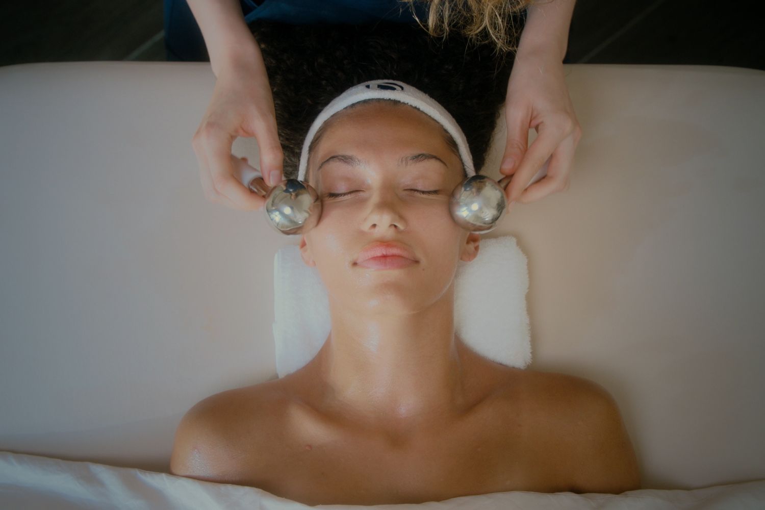The iS Clinical Fire & Ice Facial is the latest treatment to be added to Saint Beauty’s selection of cosmeceutical-grade facials.