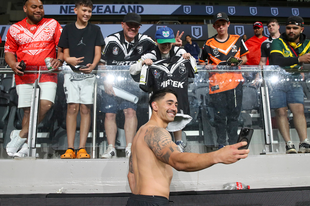 Shaun Johnson takes a selfie with the young fan who he gave his jersey to. Photo / Photosport