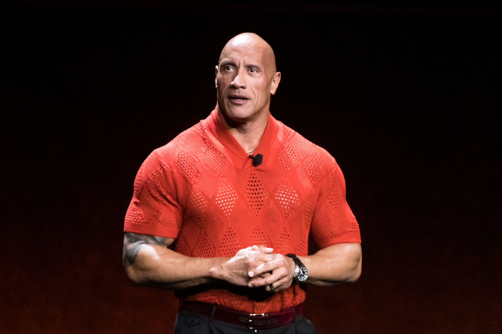 Dwayne Johnson The Rock Brushing His Daughter's Hair