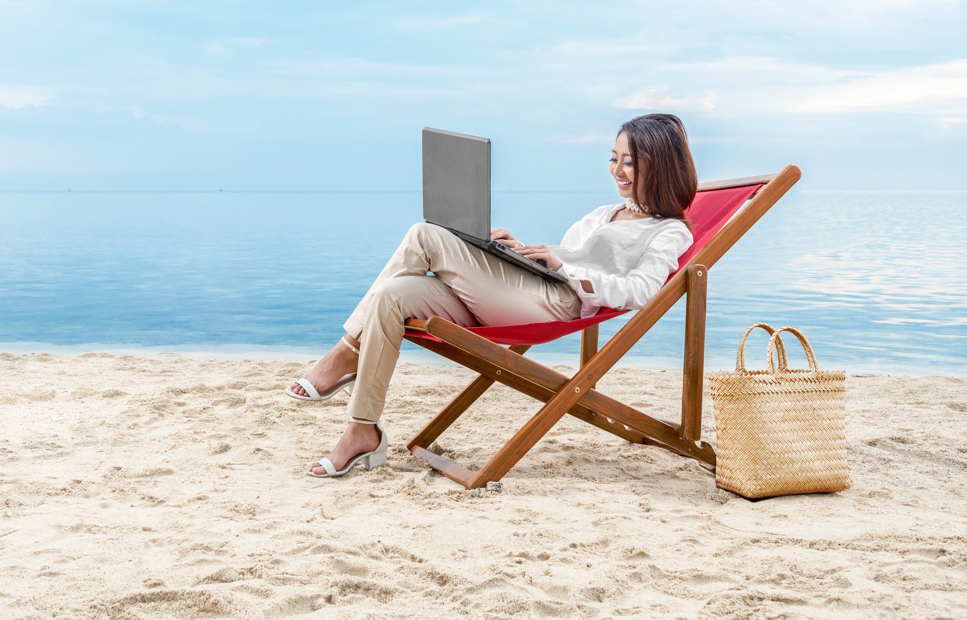 60 per cent of those surveyed said they would prefer the flexibility to work whenever they want over one-fewer days at work. Photo / 123RF