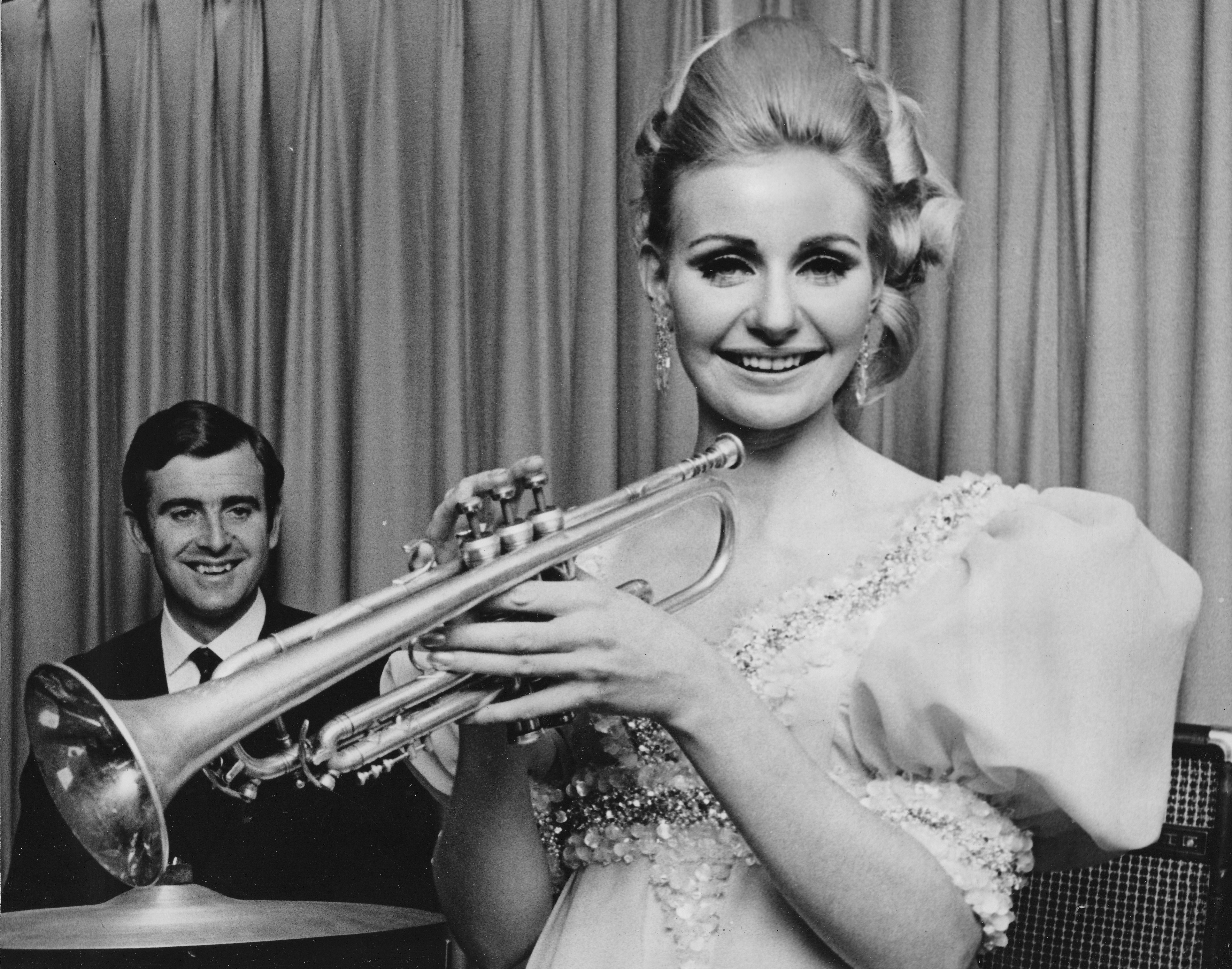 Paula Ryan, aged 20, at a farewell party in Auckland before she left for Ireland as the New Zealand entrant for the 1969 Rose of Tralee contest. Photo / NZ herald