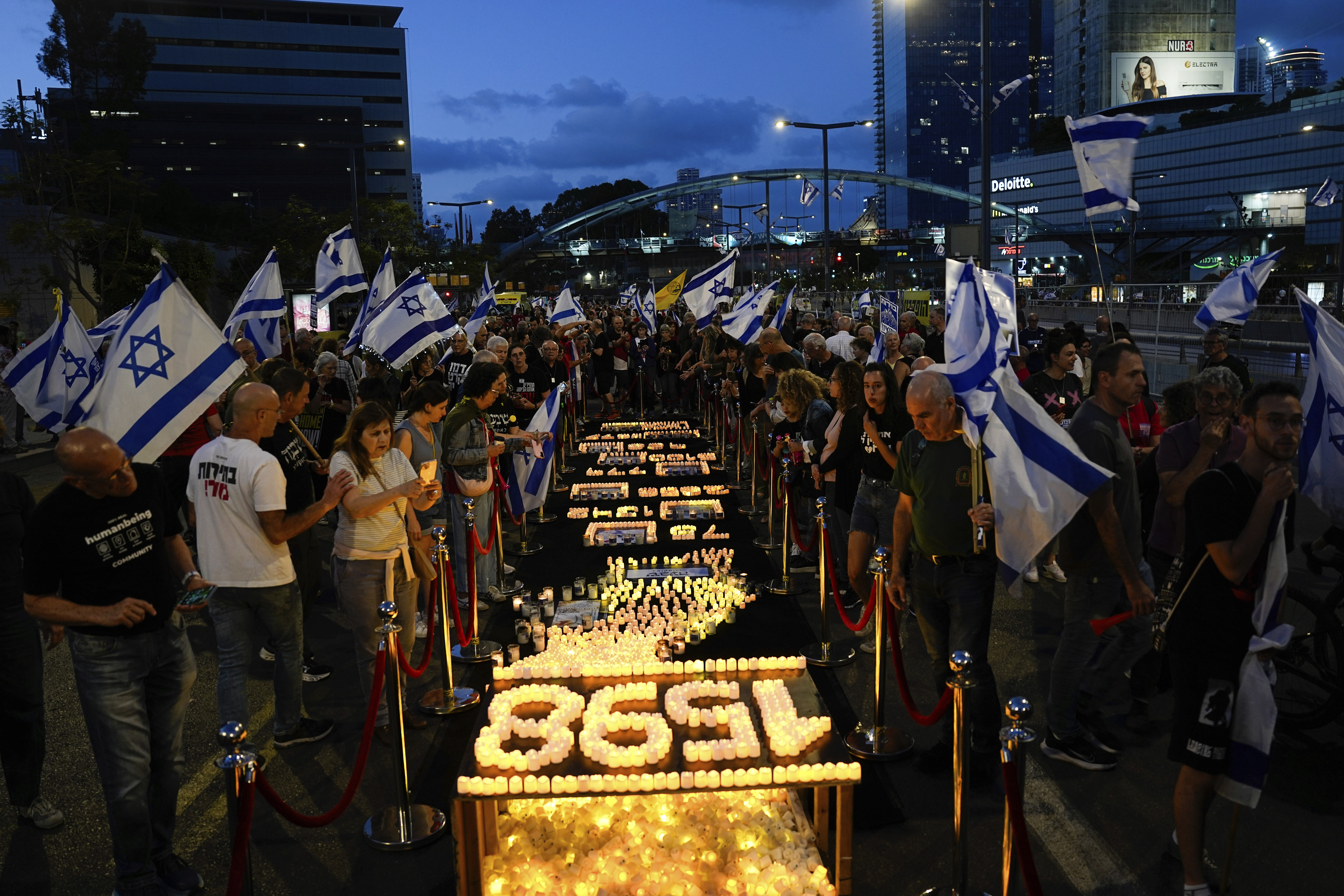 People protest against Israeli Prime Minister Benjamin Netanyahu's government and call for the release of hostages held in the Gaza Strip by the Hamas militant group in Tel Aviv, Israel, Saturday, May 11, 2024. Photo / AP