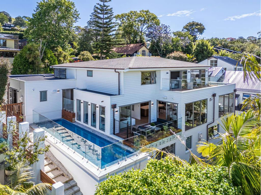 Auckland developer Jeff Gao said he is trying to responsibly navigate the current downturn cycle as he loses a Remuera home to a forced receivers' sale.