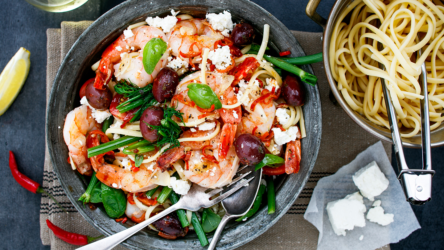 Prawn and tomato pasta-image