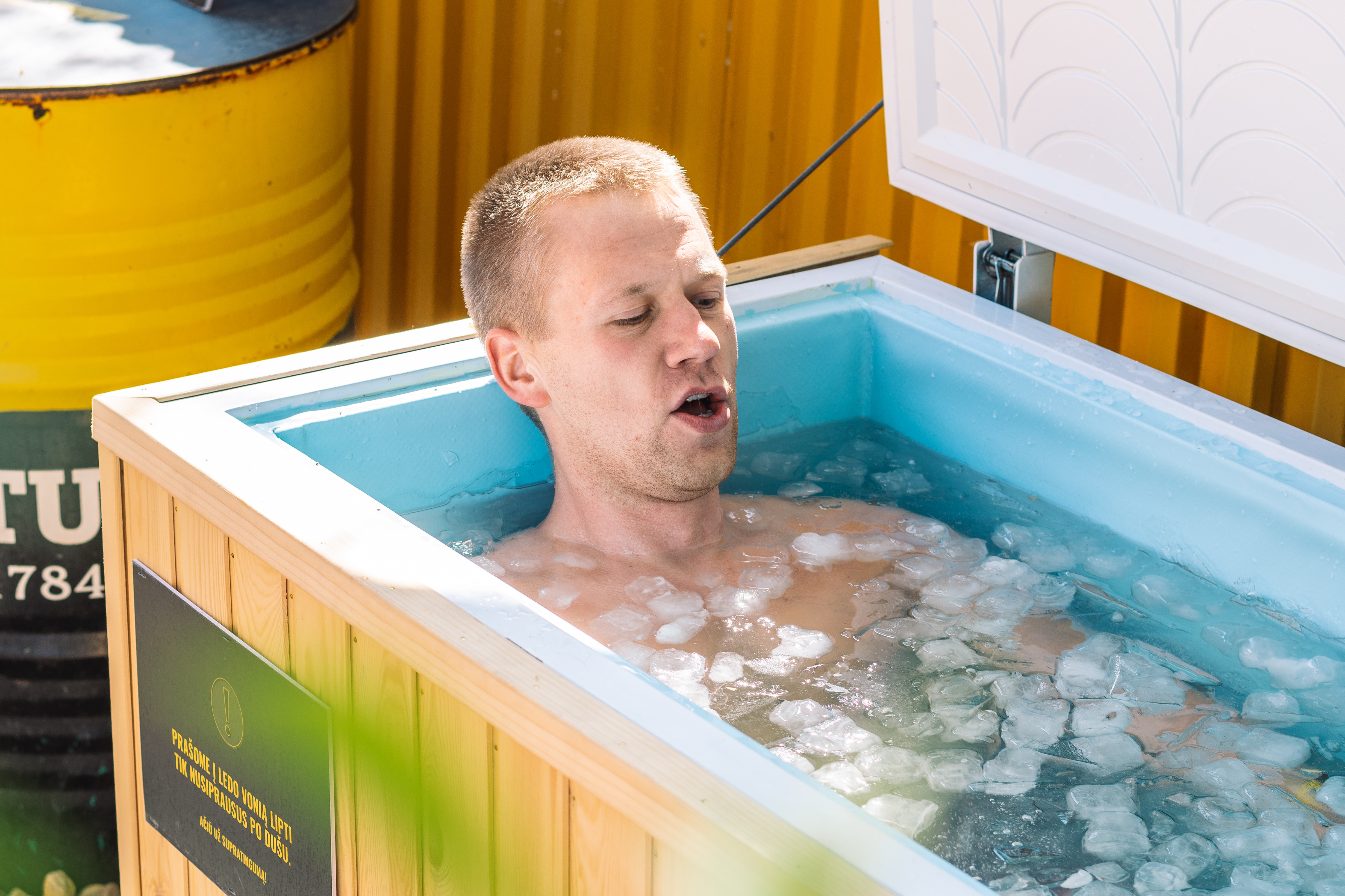 Cold baths stimulate resilience, reduce stress, and cut down sick days, but they're best done in good mental health and followed by warmth. Photo / 123rf