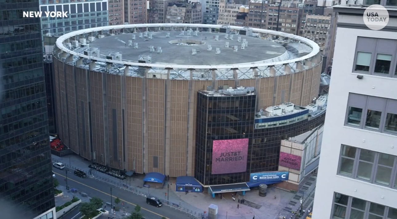 Screens in central New York announce Taylor Swift and Travis Kelce are married at Madison Square Garden. Photo / @taylorswiftbr