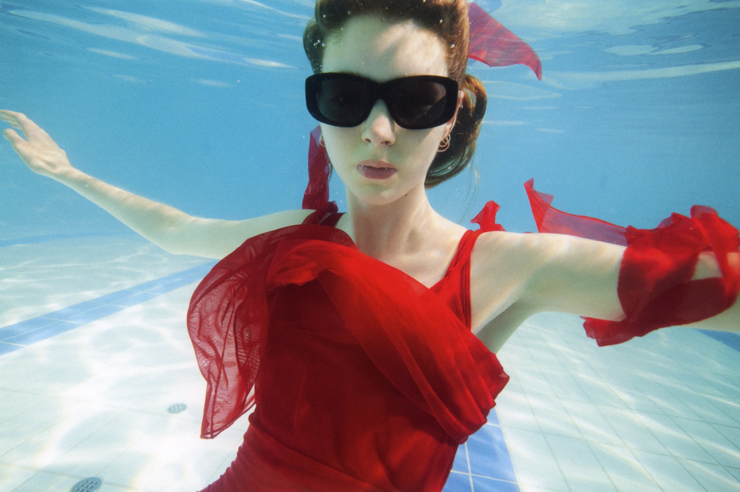 AL sunglasses worn by model Isabel Jones. Photo / Oliver Hadlee-Pearch