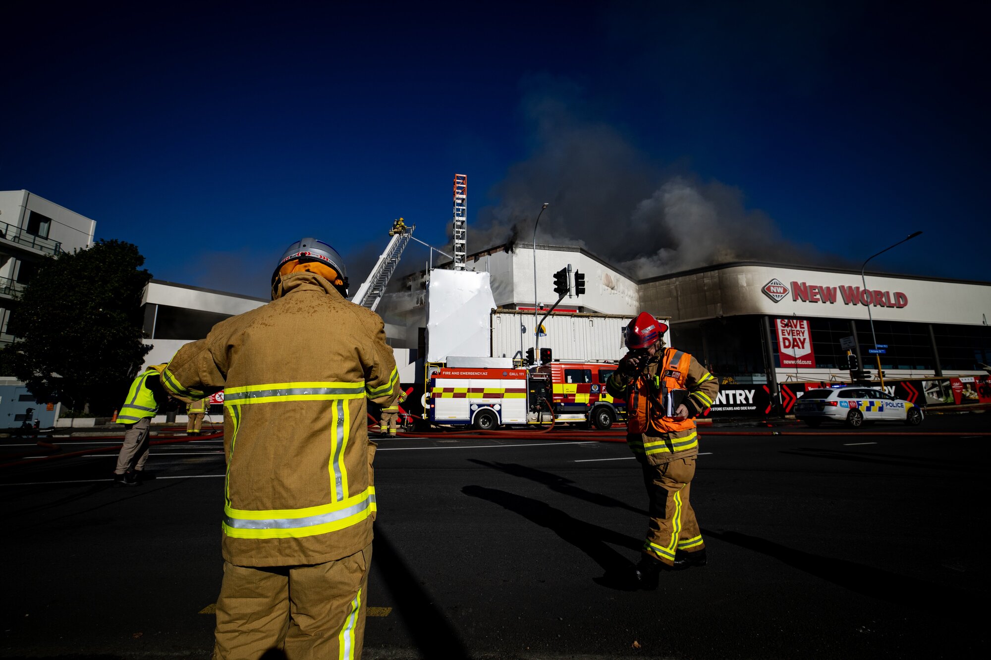 Thick black smoke in Auckland city. Photo / Dean Purcell