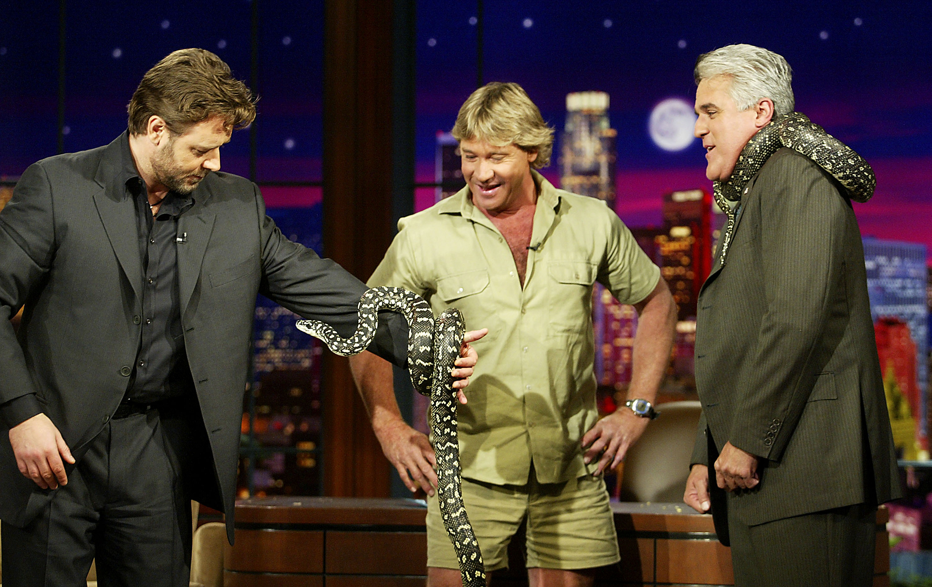 Actor Russell Crowe (L) and