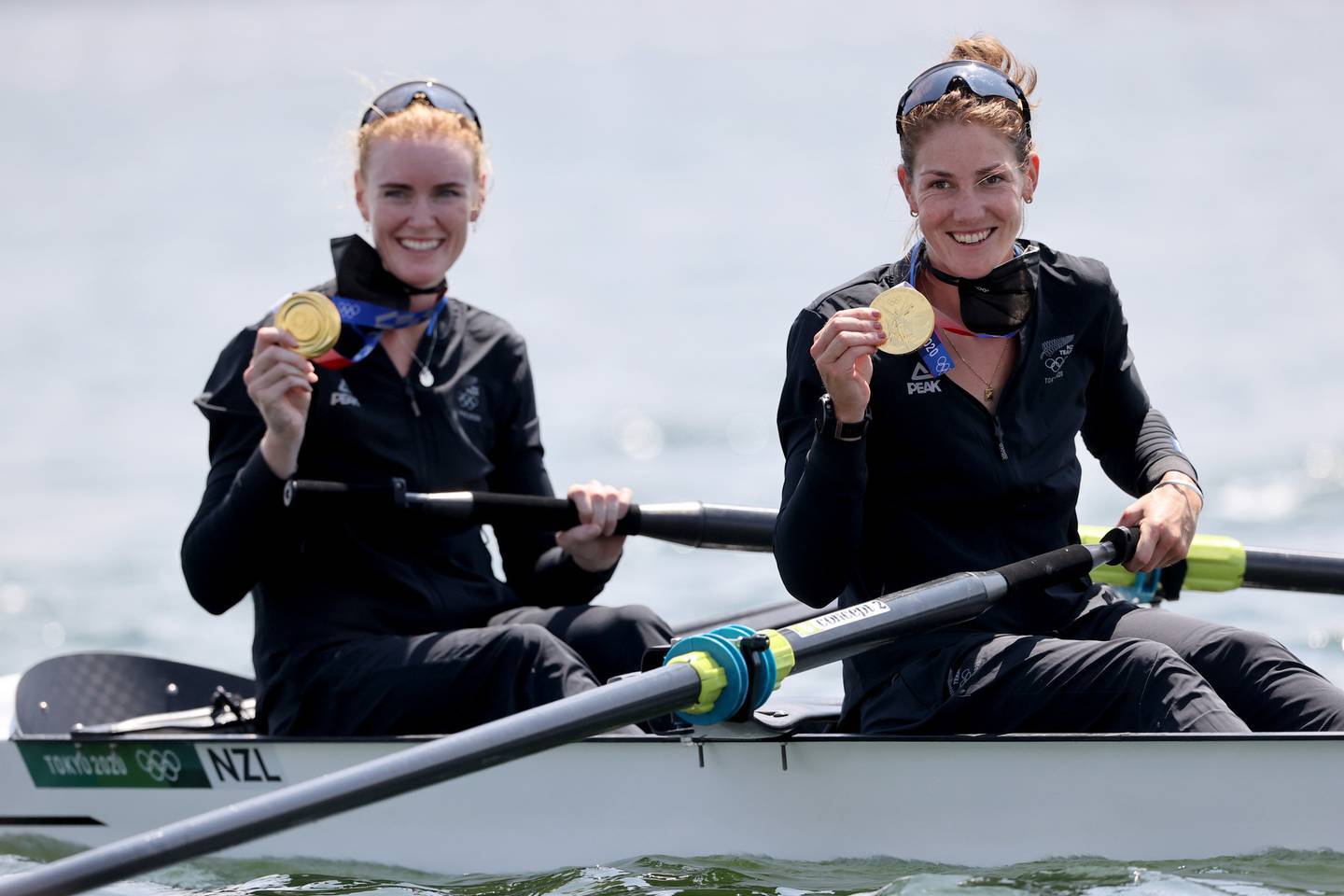 Grace Prendergast and Kerri Williams with their gold medals. Photo / Getty