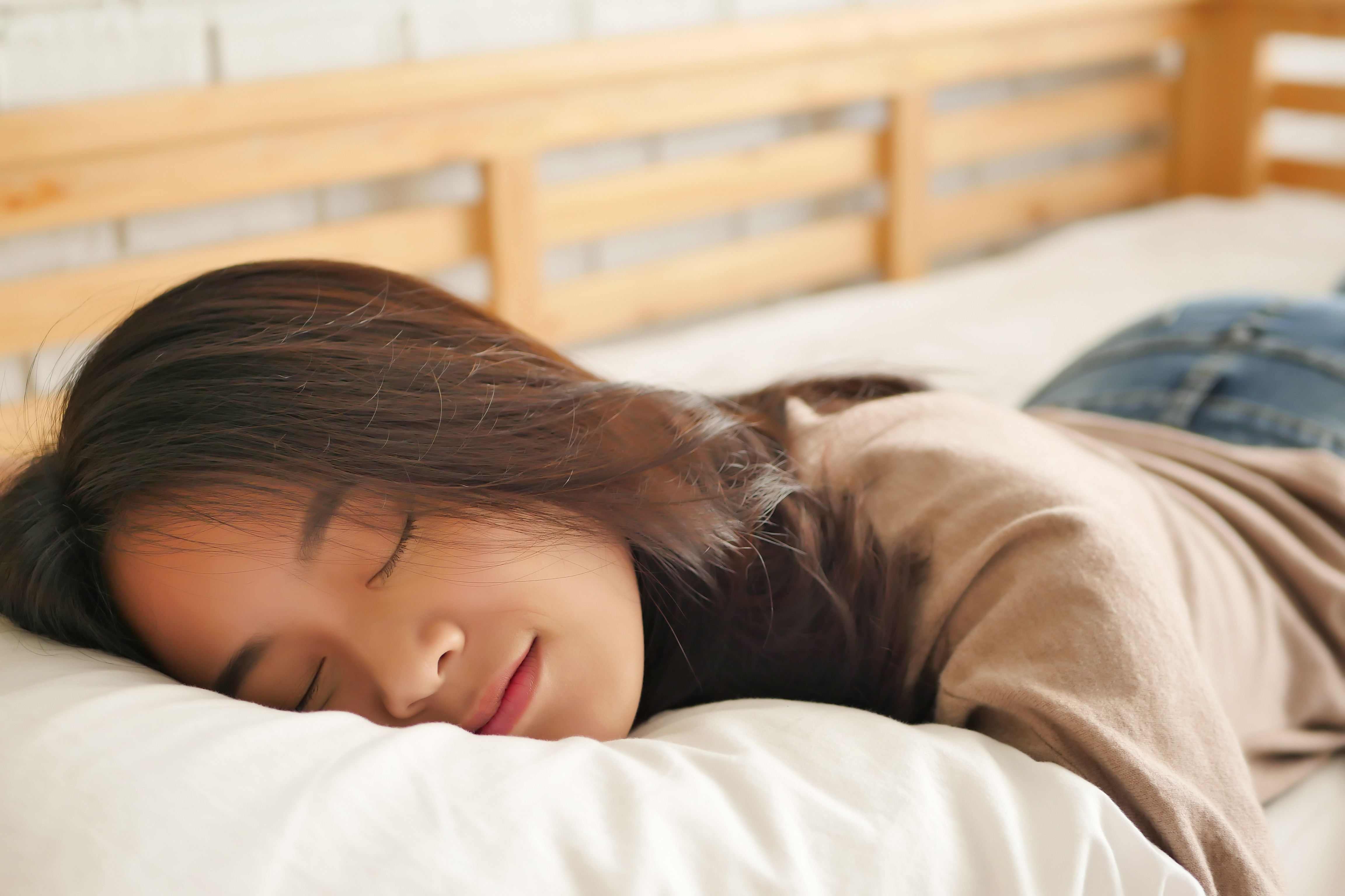 Your eating choices throughout the day may also affect your sleep at night. Photo / 123rf