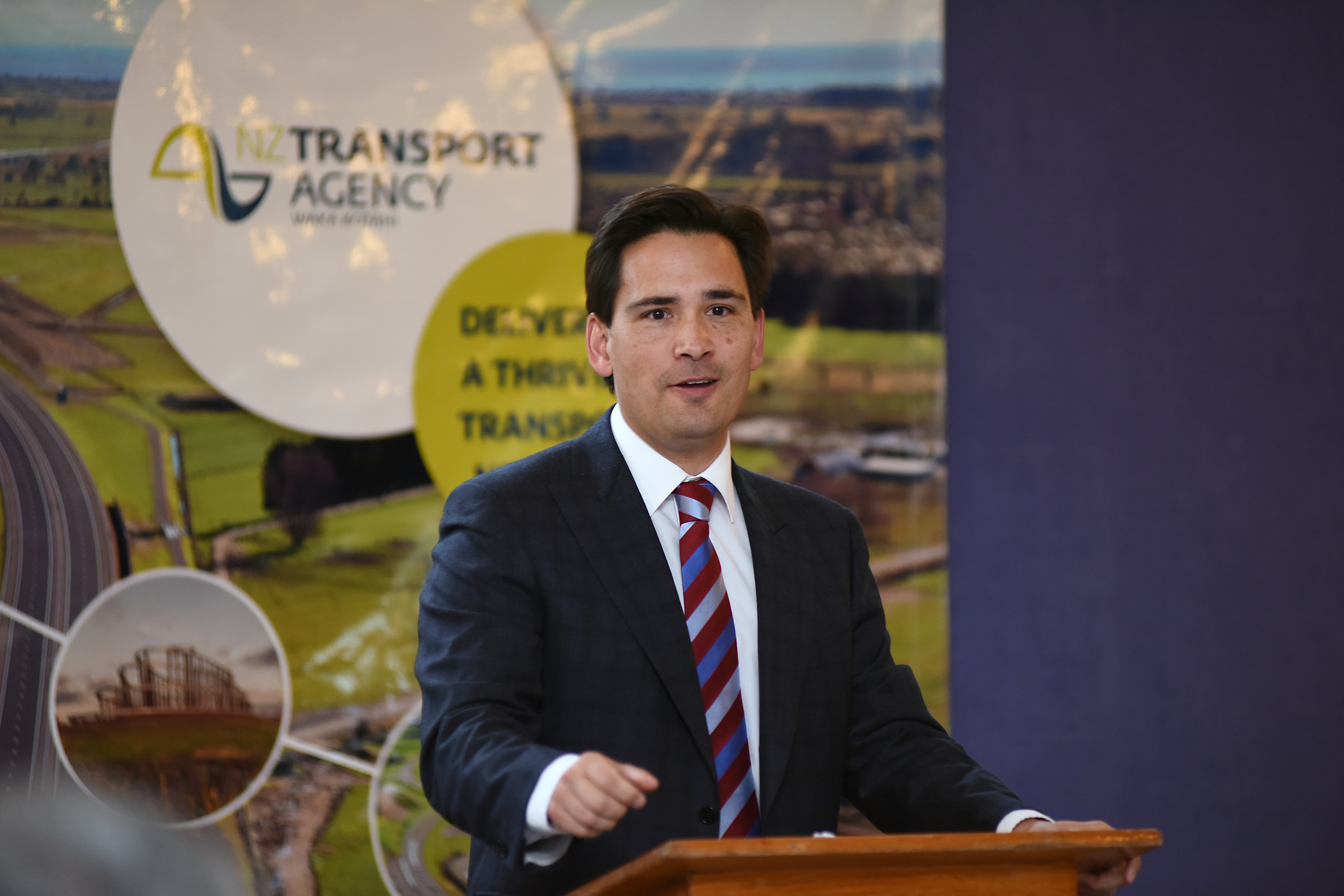 Simon Bridges ignored official advice and only consulted with the New Zealand Transport Agency about plans to allow electric cars to use bus lanes. Photo / File
