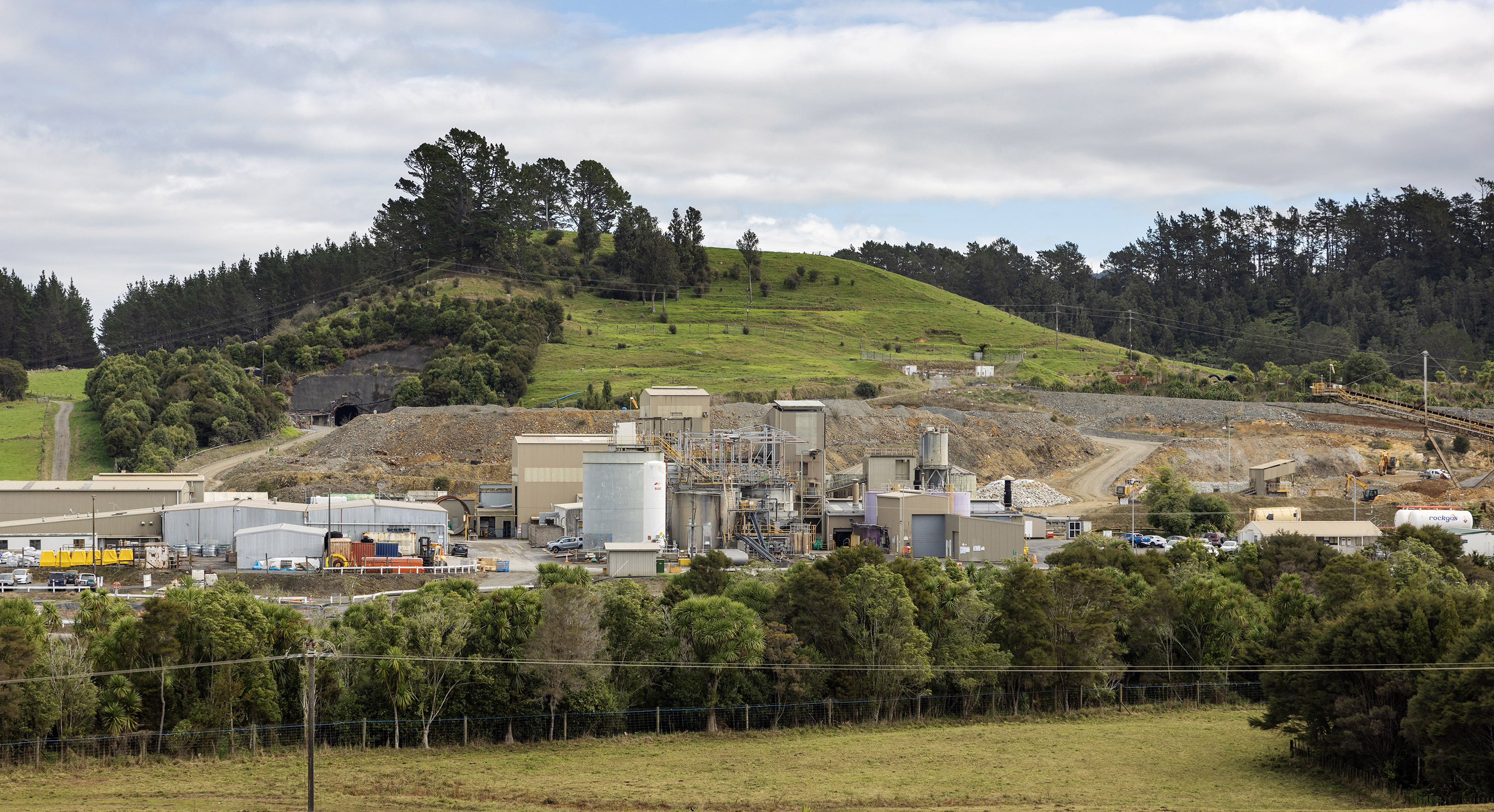 OceanaGold's processing facilities at Waihī would be upgraded to cope with the increase in volume from the new Wharekirauponga underground mine. Photo / Mike Scott