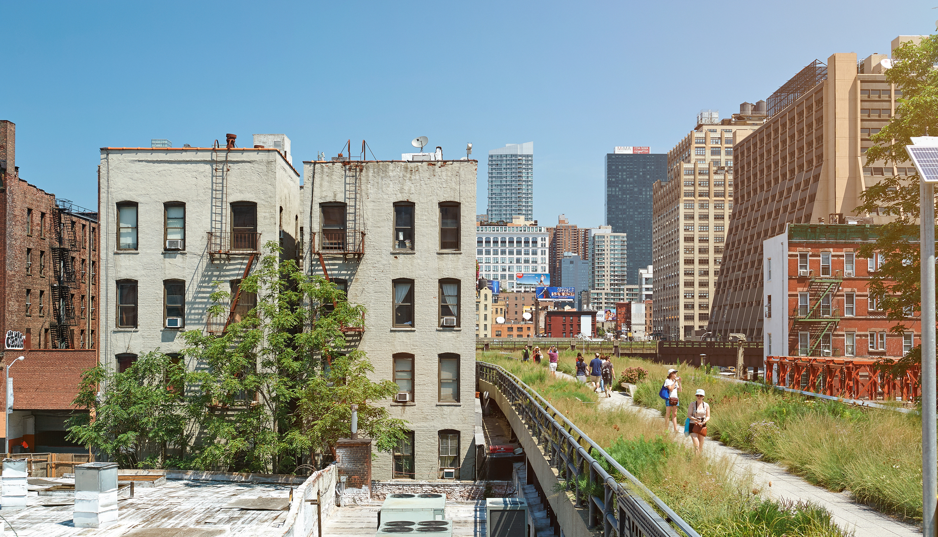 The contemporary High Line occupies a stretch of elevated railway. Photo / 123rf
