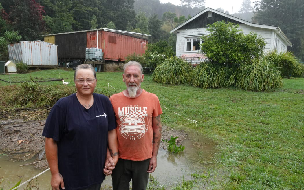 Kimberlee and Gary Whitehead at their home in Pupuke Valley, north of Kāeo. Photo / RNZ / Peter de Graaf