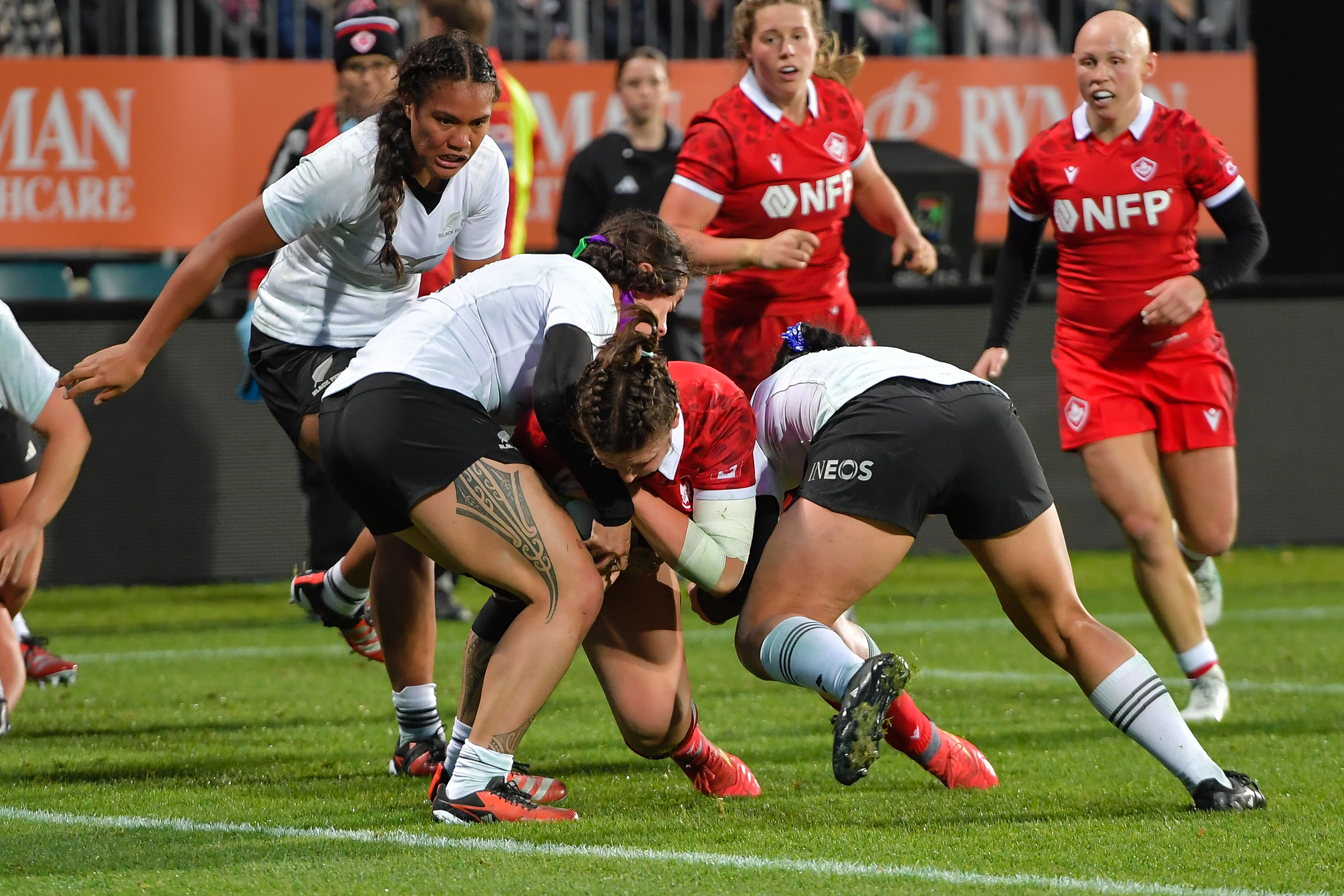 Canada lead the Black Ferns in the second half. Photo / Photosport