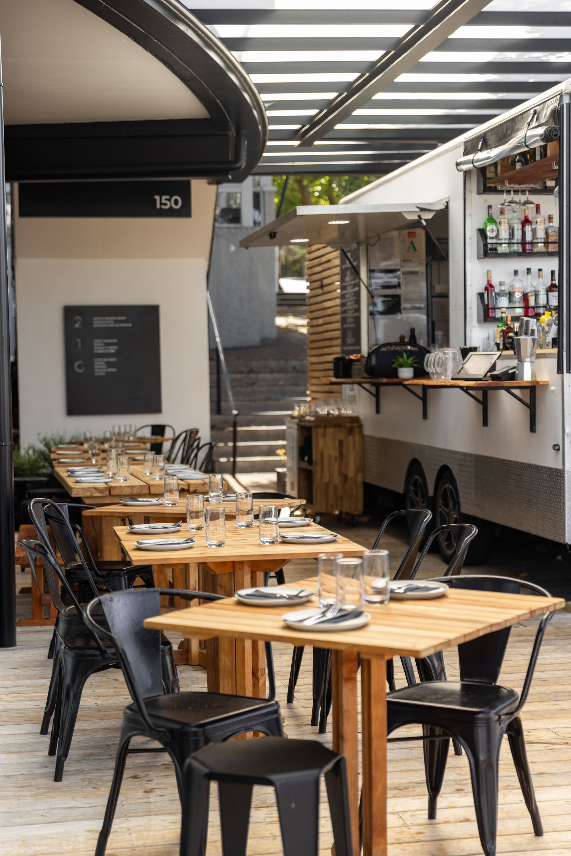 Food Truck restaurant Lil Ragu in Takapuna has an al fresco dining area. Photo / Babiche Martens