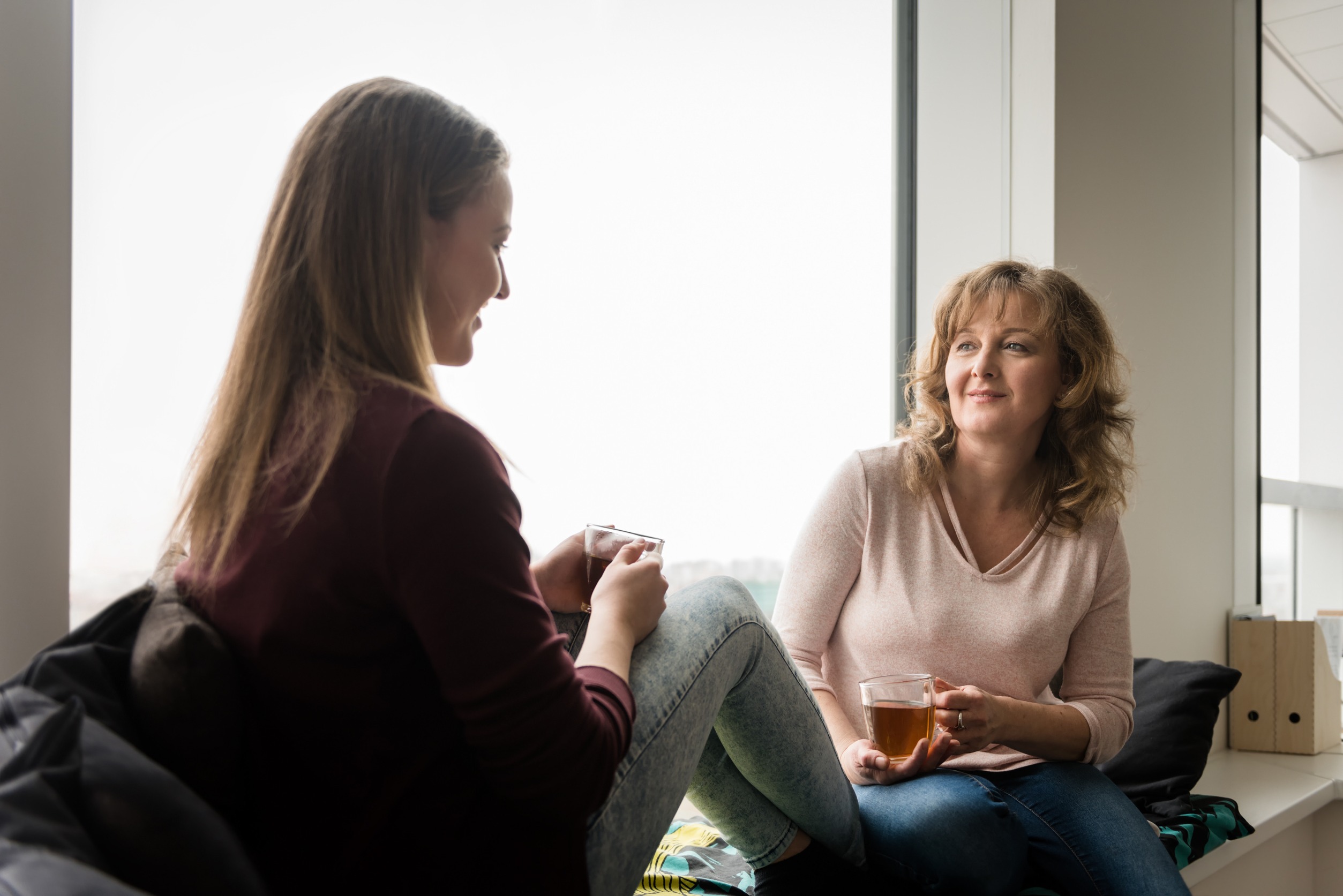 Having regular, nonjudgmental conversations with our kids to check in on what they’re up to online helps our kids trust us. Photo / 123rf