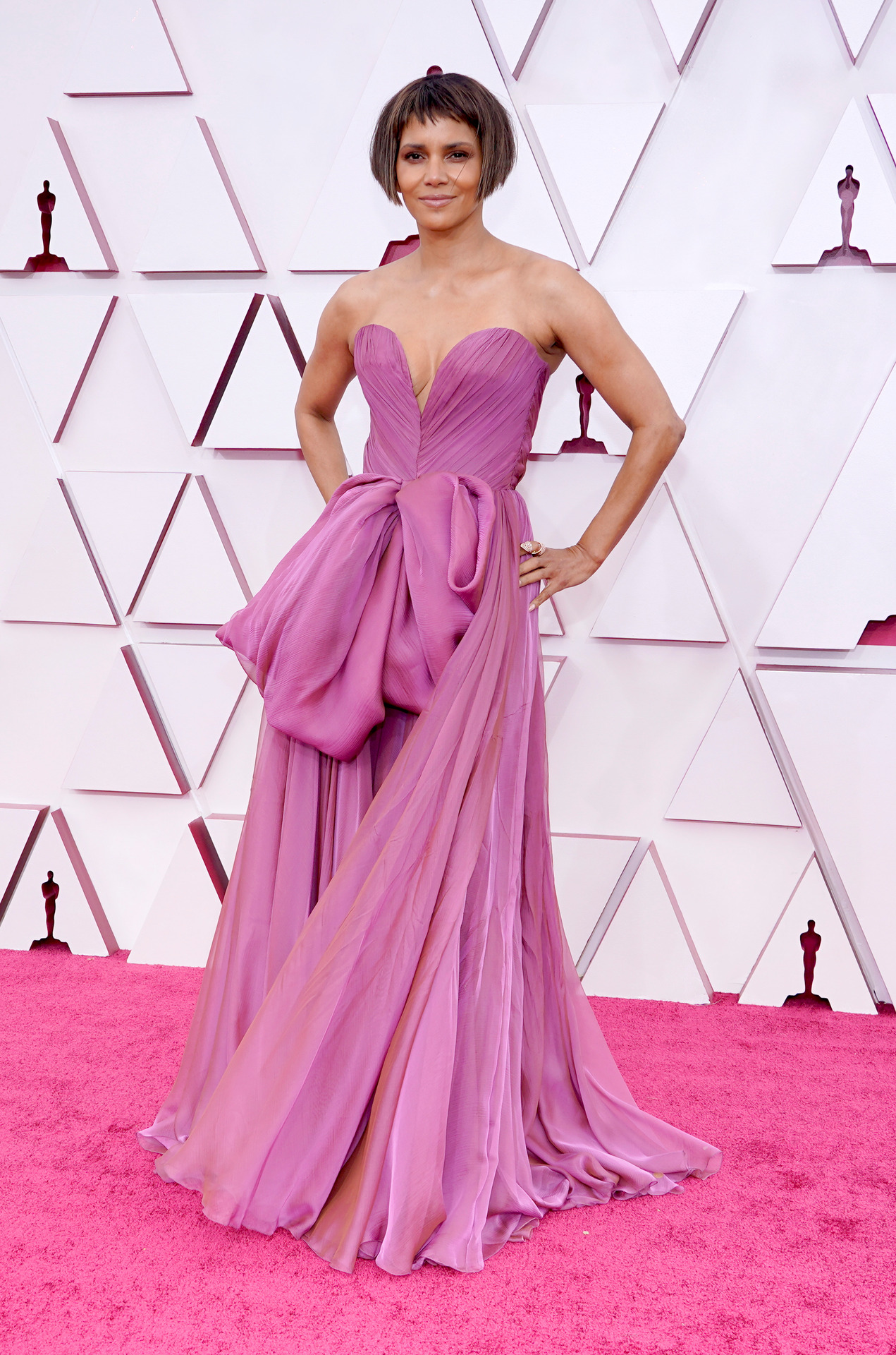 Oscars 2021: The best and worst dressed on the red carpet at the 93rd Academy Awards - NZ Herald Oscars 2021: The best and worst dressed on the red carpet at the 93rd Academy Awards - NZ Herald