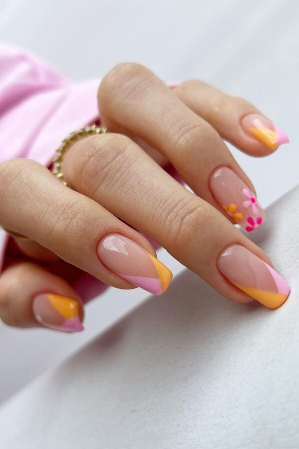 We chart the trending nail designs and shades to try this spring. Photo / Alexandra Teleki (@thehotblend)