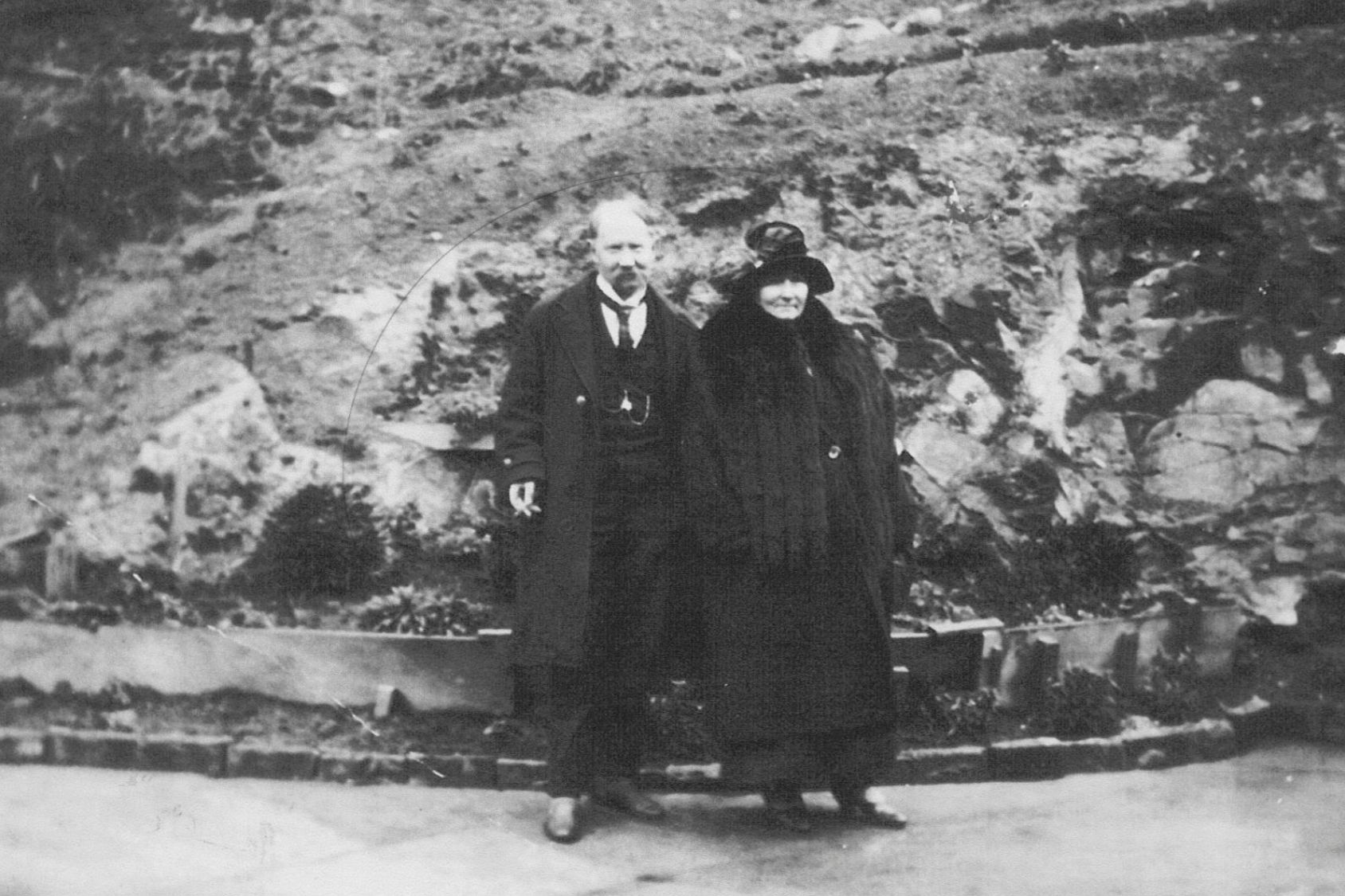 In 1898, Linneaus Partridge headed to Wellington to set up a small workshop in Willis St. Linnaeus' was commissioned for everything from medals to trophies and Prime Ministerial gifts. He is pictured here with his wife Alice. 