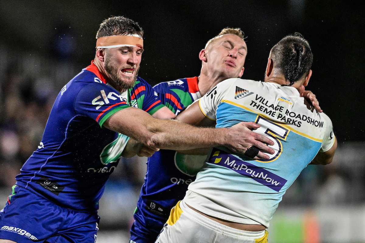 Kurt Capewell and Tanah Boyd tackle Phillip Sami. Photo / Photosport