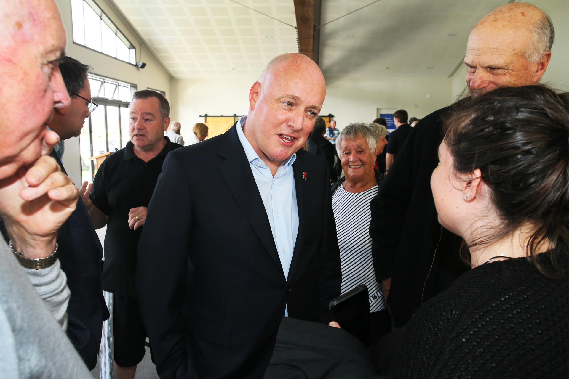 Christopher Luxon introduces himself to Waipu. Photo / Tania Whyte 