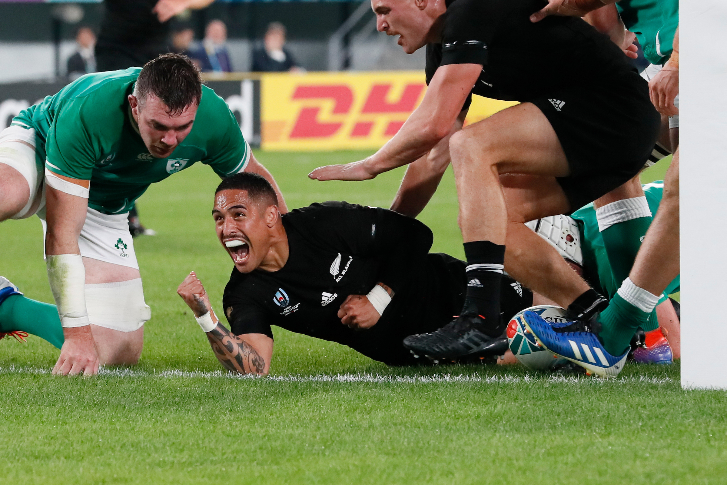 Aaron Smith scores the first try in the 2019 quarter-final win over Ireland. Photo / Photosport