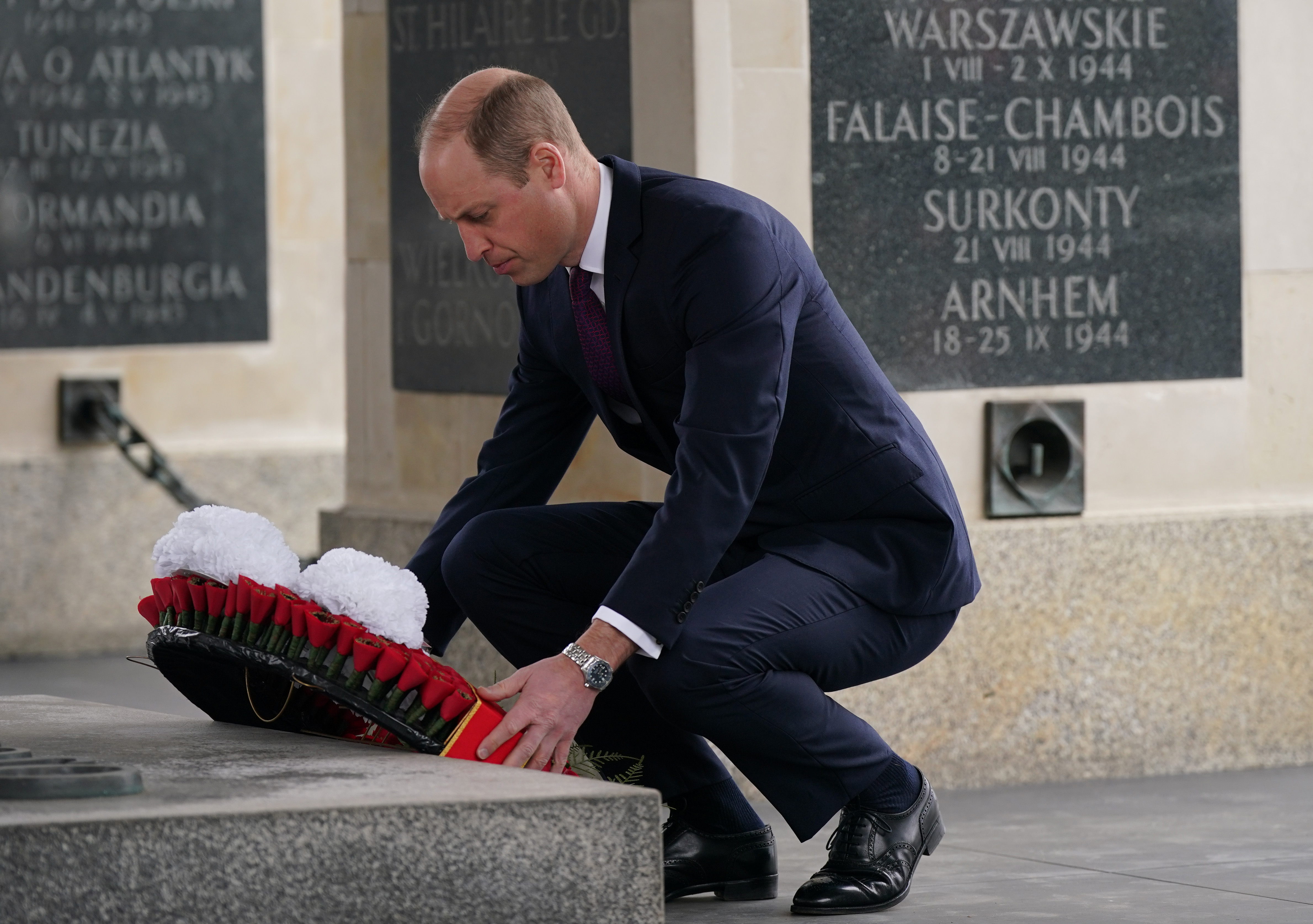 Prince William, Prince of Wales, lays a wreath at the Tomb of the Unknown Soldier. Photo / Getty Images