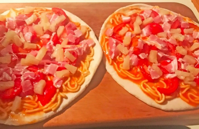 Bill English’s spaghetti-topped pizza (Photo: Bill English)