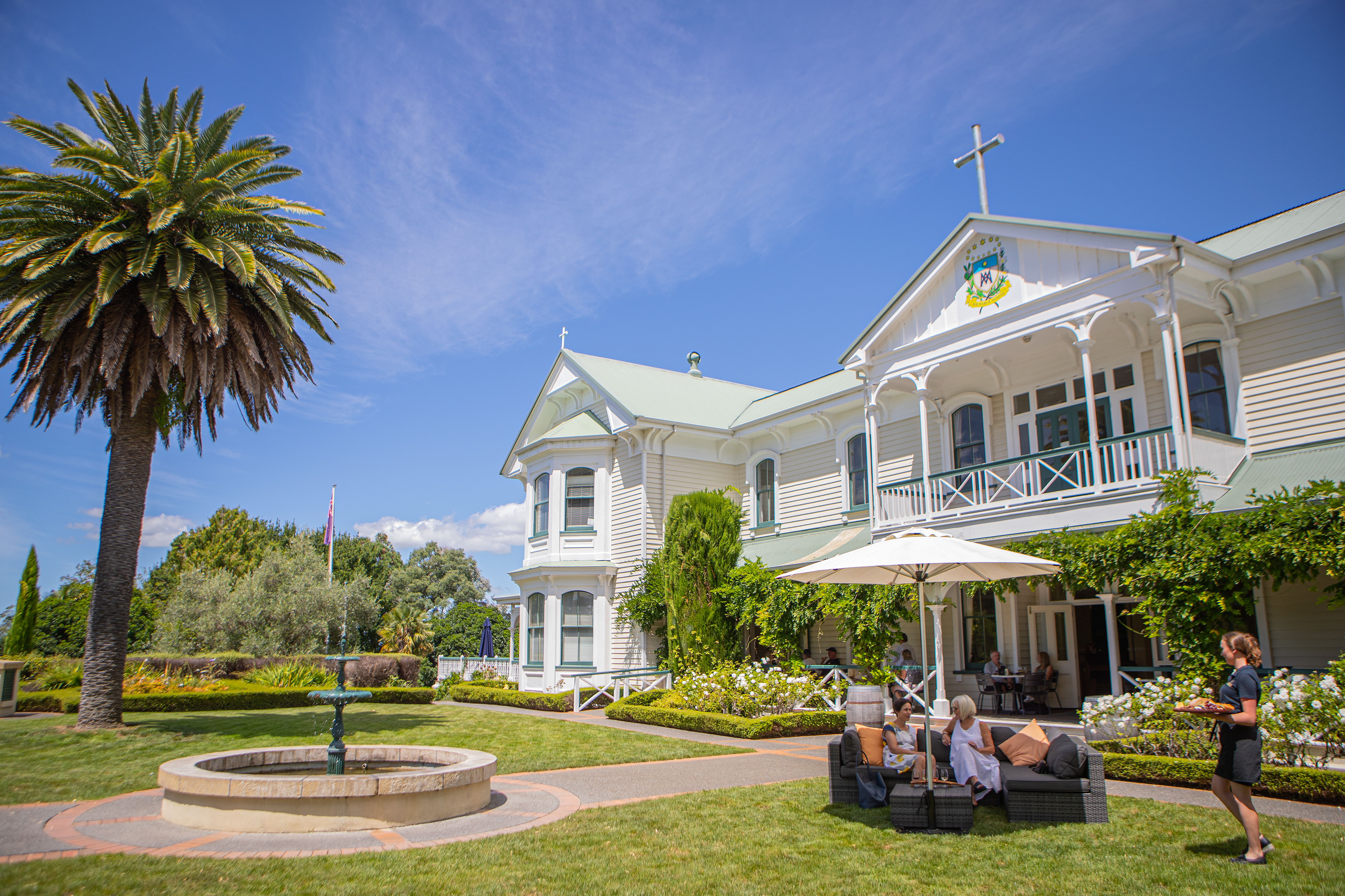Mission Estate is just 10 minutes from the city centre. 