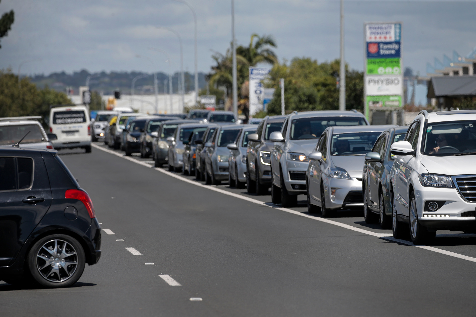 Queues similar to what was seen outside Covid-19 testing stations (pictured) formed outside the Highbrook vaccination site before it was temporarily closed. Photo / File 
