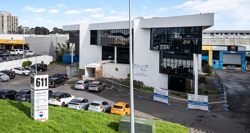 609-611 Great South Rd in Manukau is located in one of South Auckland's busiest districts. 