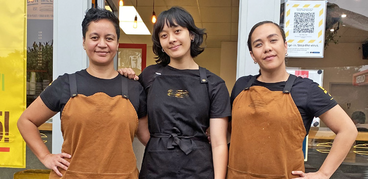 Saphron Moore (left) with daughter Nova and Coralee of Bun Mee Kiwi. Photo / Supplied